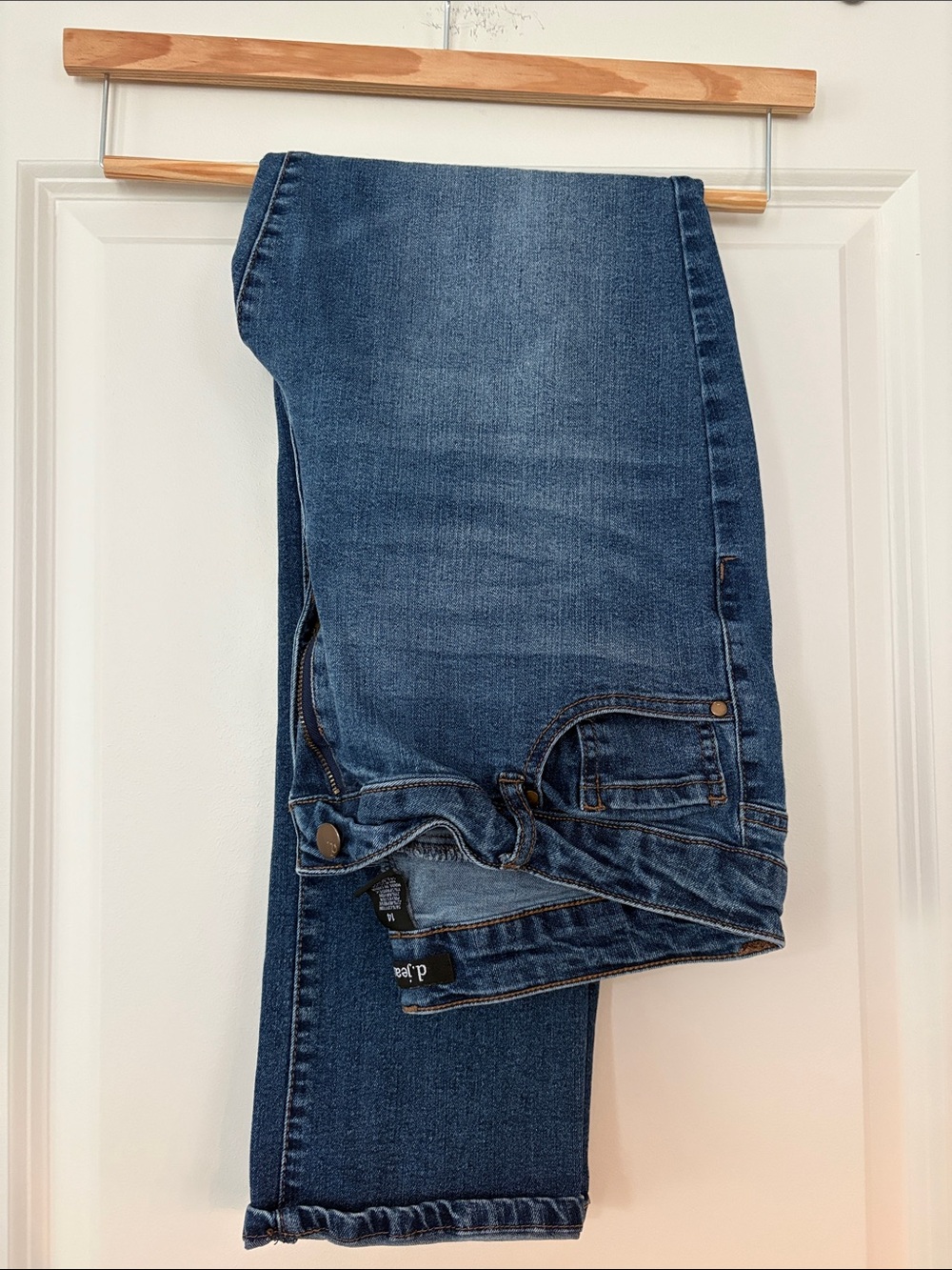 D. Jeans Classic Women's Blue Denim Jeans